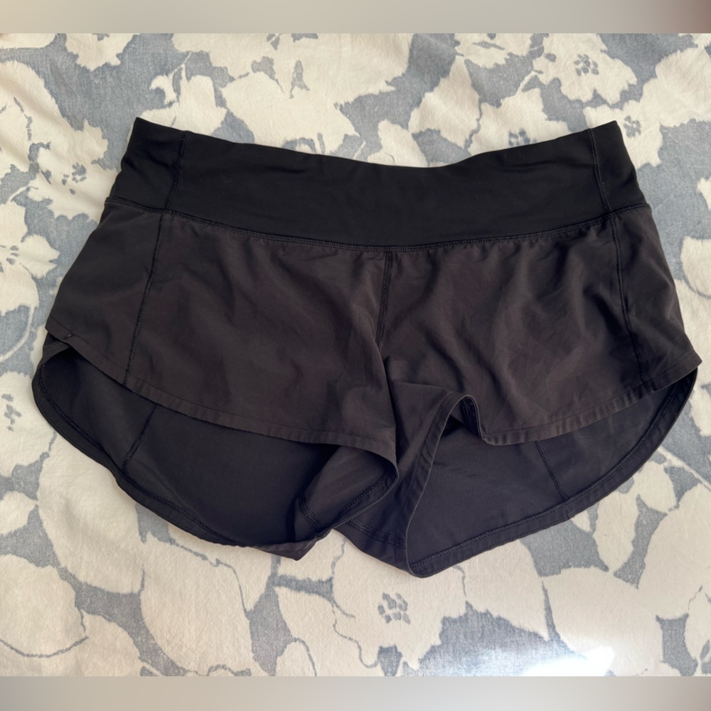 Lululemon Speed Up 2.5” Short sz 6